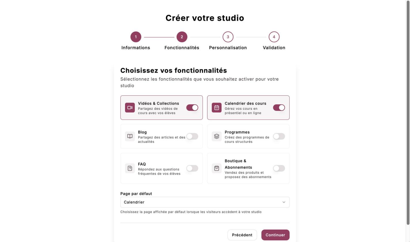 Étape Fonctionnalités : interrupteurs pour chaque rubrique et page par défaut